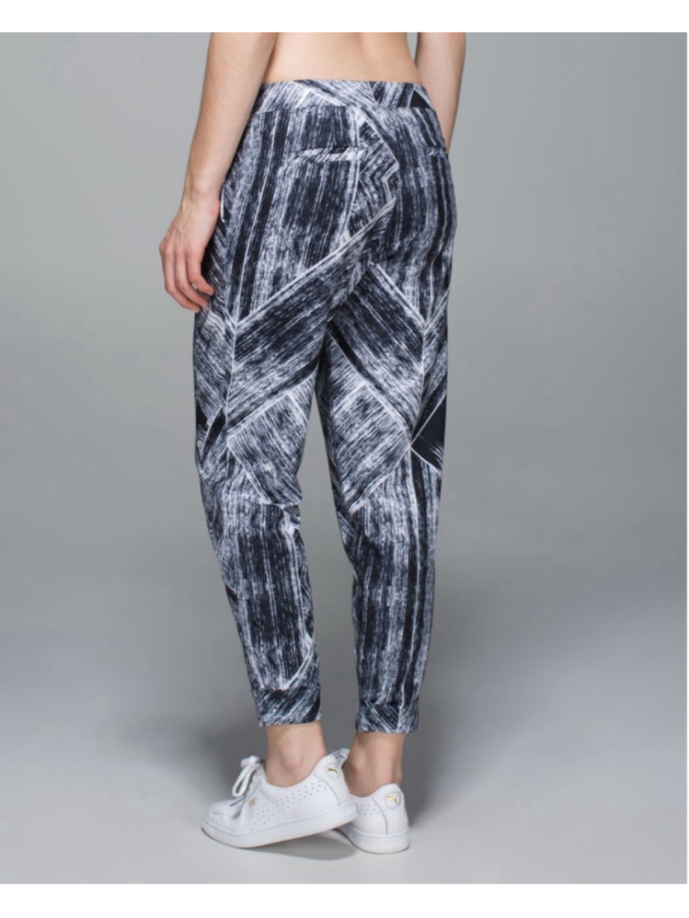 Lululemon Jet Crop Pants - Picture 3 of 12